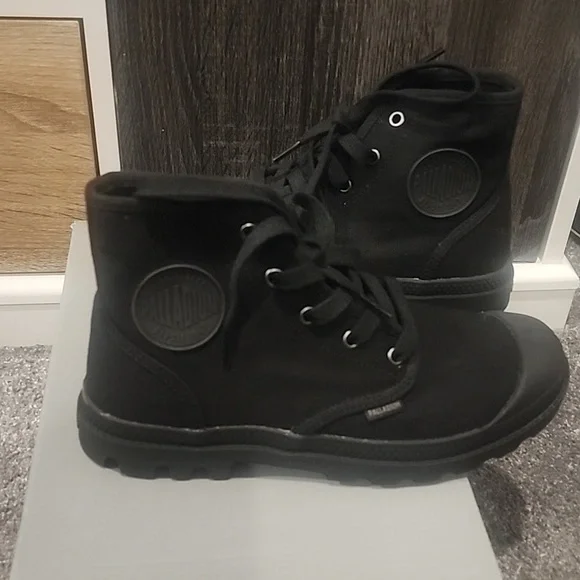 Palladium Women's Black Lace-Up Canvas Boots - Picture 3 of 3